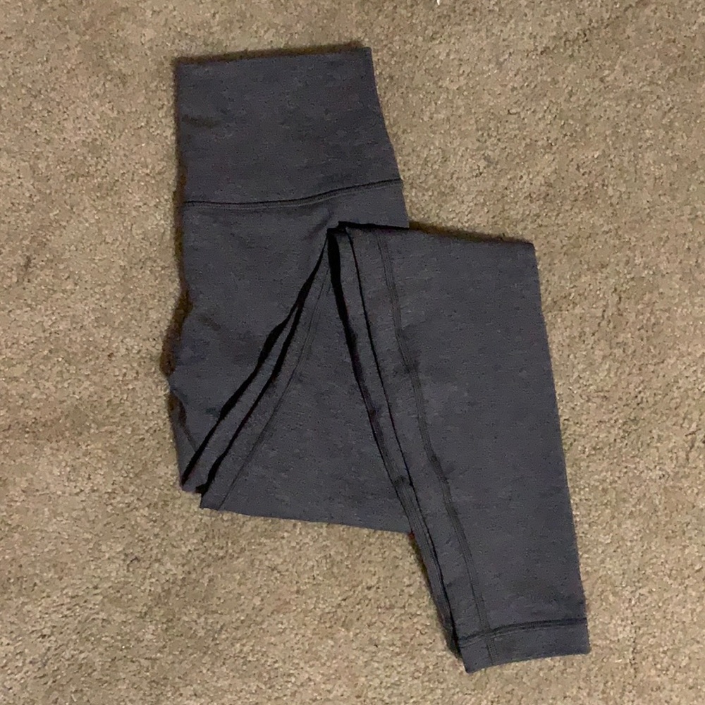 NWOT Lululemon grey leggings, size 8.